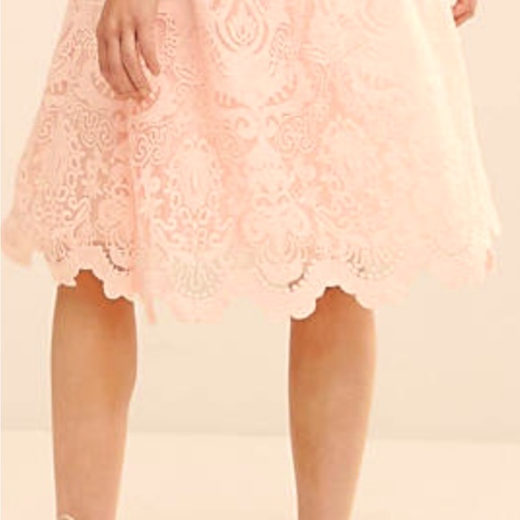 Chi Chi London lace full skirt with tulle underlay size petite 4 peach/pink - Picture 3 of 6